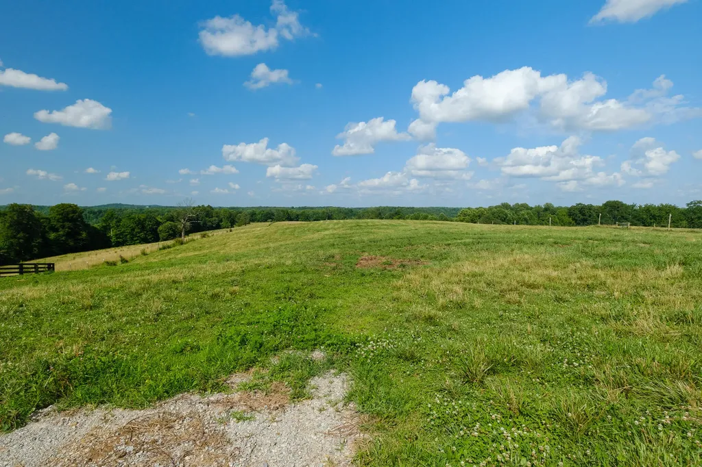 2511 Calvary Ridge Road Yosemite KY 42566