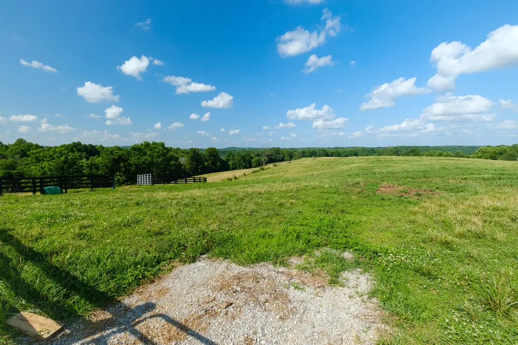 2511 Calvary Ridge Road Yosemite KY 42566