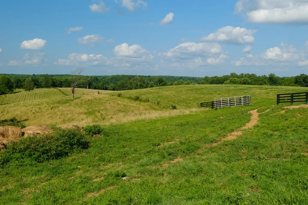 2511 Calvary Ridge Road Yosemite KY 42566