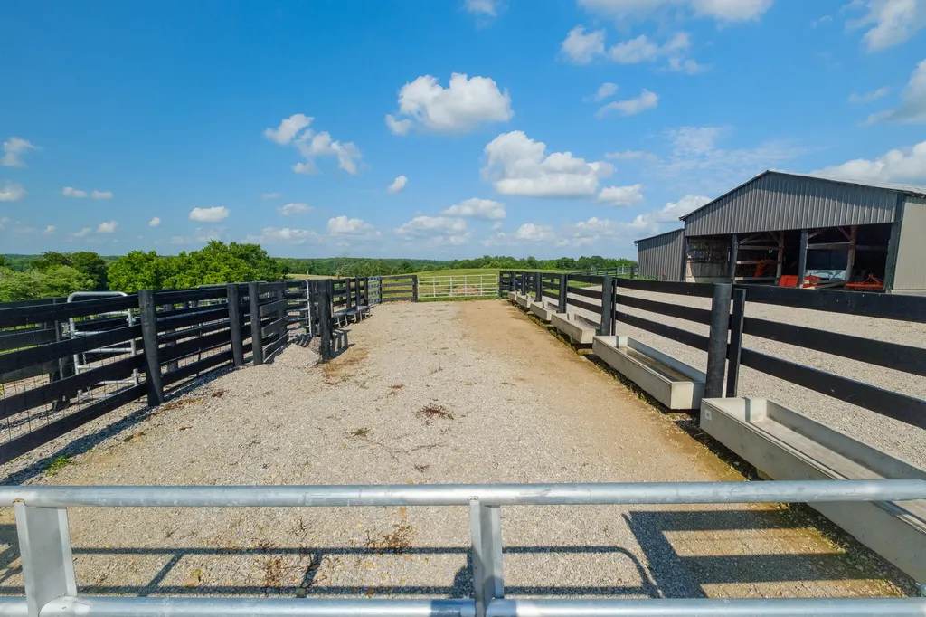 2511 Calvary Ridge Road Yosemite KY 42566