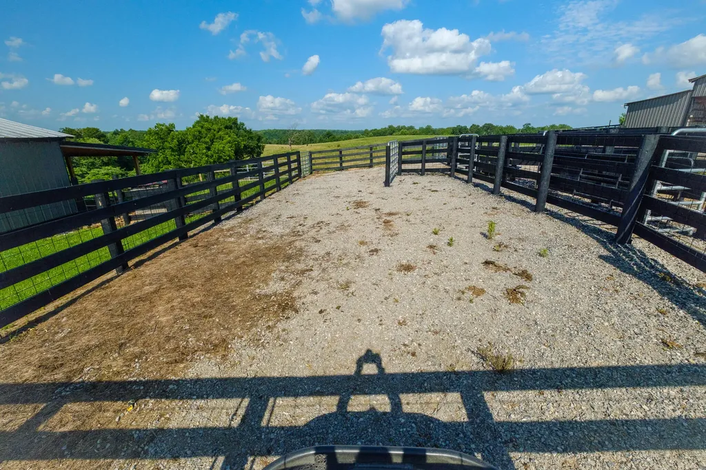 2511 Calvary Ridge Road Yosemite KY 42566