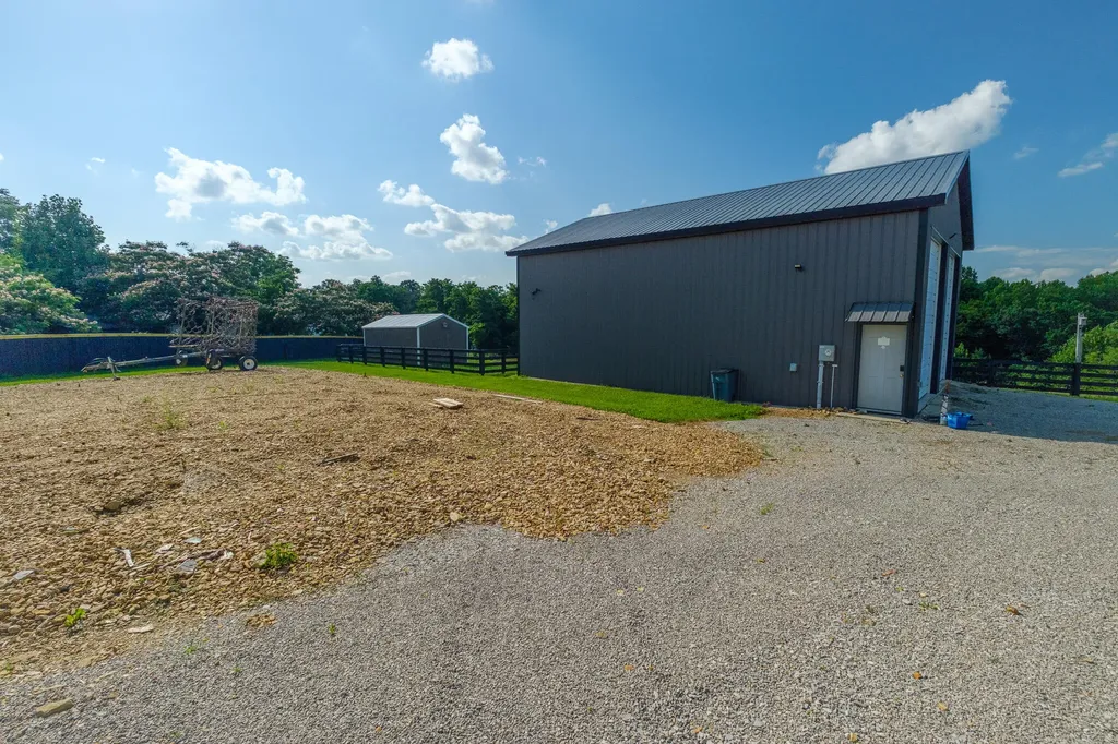 2511 Calvary Ridge Road Yosemite KY 42566