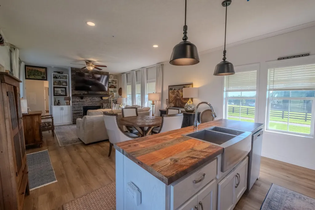 2511 Calvary Ridge Road Yosemite KY 42566