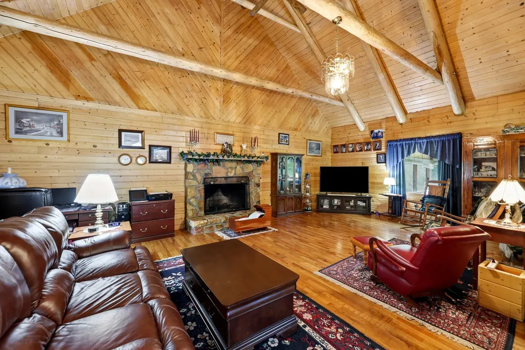 3276 Mundys Landing Road Versailles KY 40383