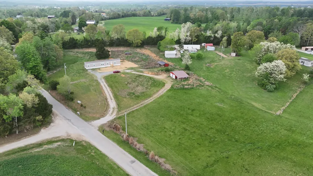 1346 Hammonsville Schoolhouse Road Magnolia KY 42757