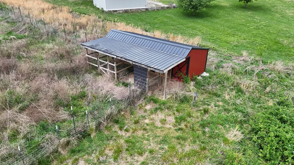 1346 Hammonsville Schoolhouse Road Magnolia KY 42757