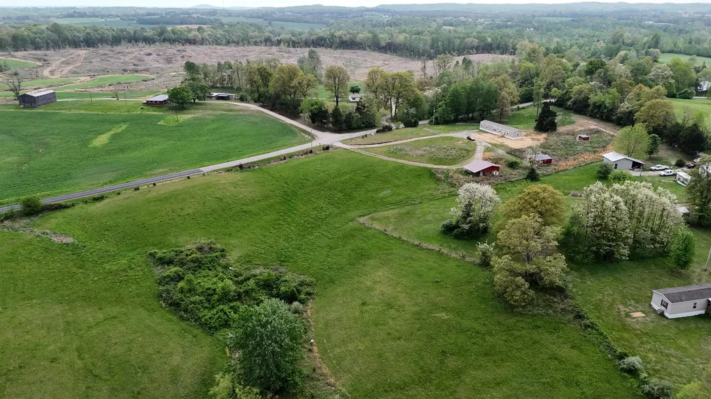 1346 Hammonsville Schoolhouse Road Magnolia KY 42757