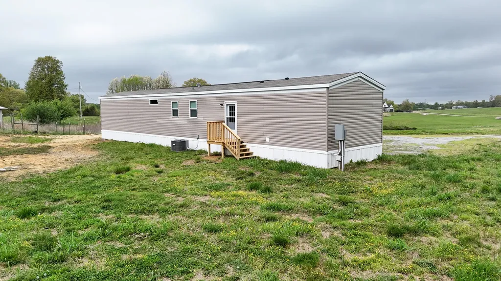 1346 Hammonsville Schoolhouse Road Magnolia KY 42757