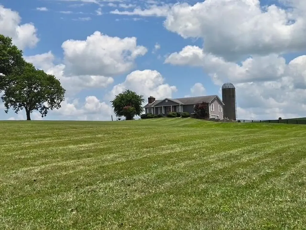 1835 Warwick Road Harrodsburg KY 40330