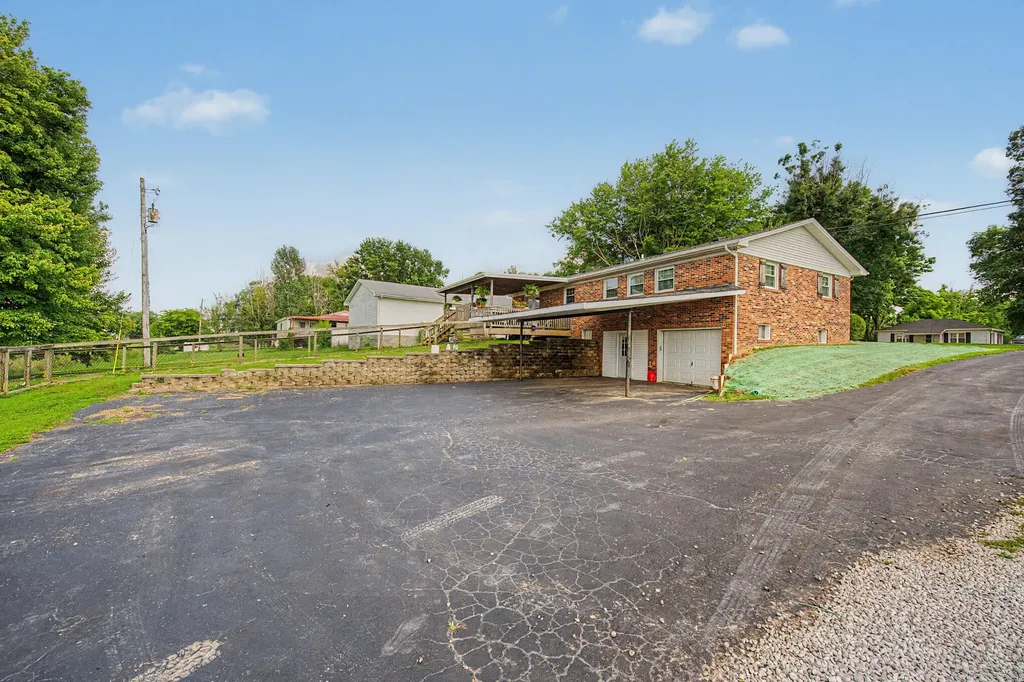 1388 Richardsville Road Bowling Green KY 42101