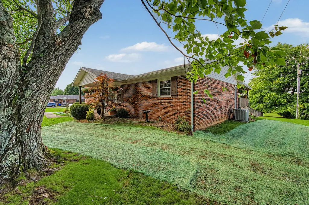 1388 Richardsville Road Bowling Green KY 42101