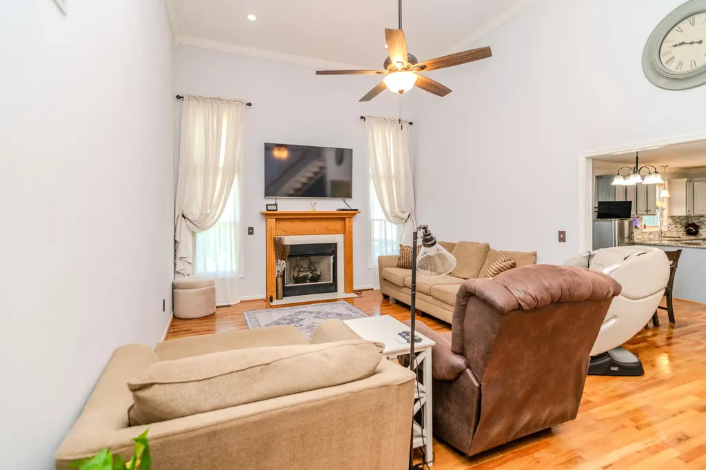107 Hibiscus Lane Winchester KY 40391