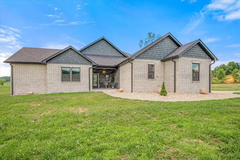 43 Cedar Ridge Drive London KY 40744