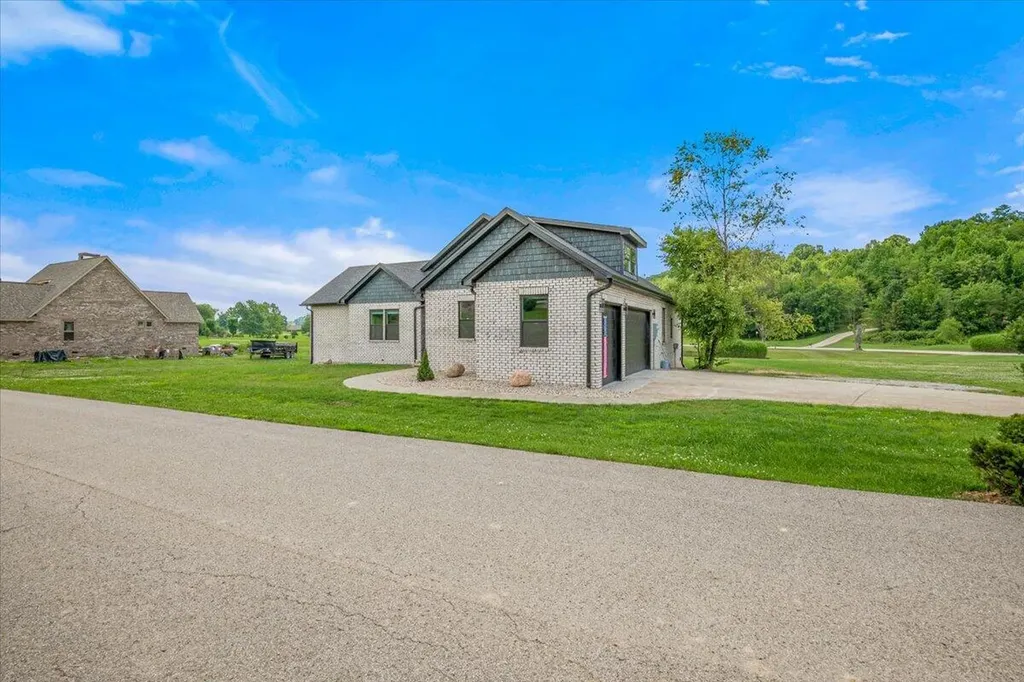 43 Cedar Ridge Drive London KY 40744