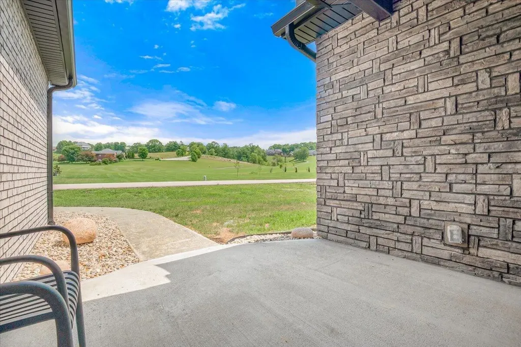 43 Cedar Ridge Drive London KY 40744