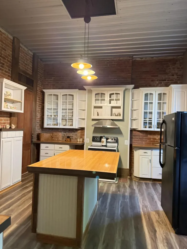 115 Pierce Street Marion KY 42064