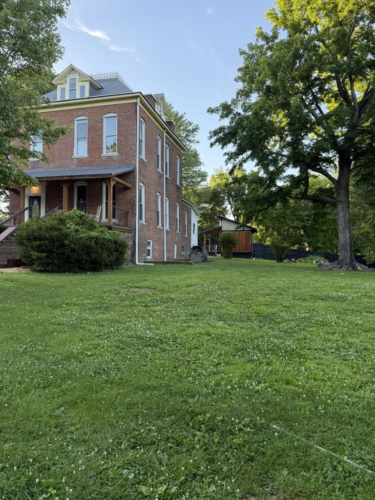 115 Pierce Street Marion KY 42064