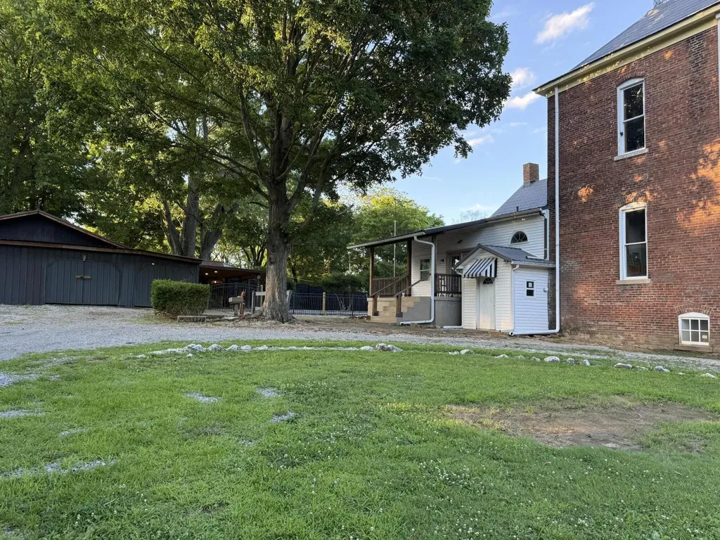115 Pierce Street Marion KY 42064