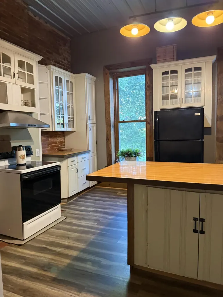 115 Pierce Street Marion KY 42064