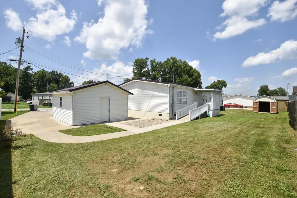 40 Marigold Lane Grayson KY 41143