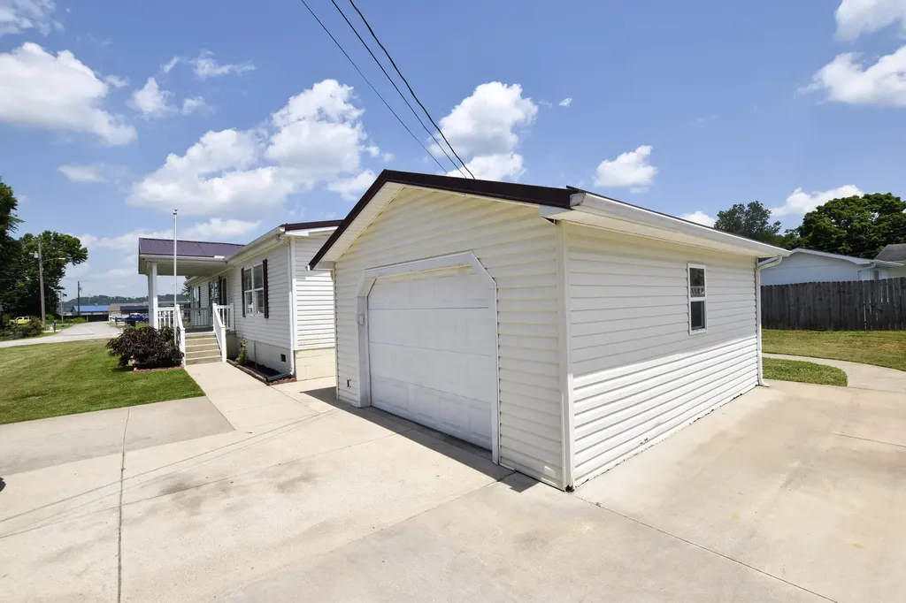 40 Marigold Lane Grayson KY 41143