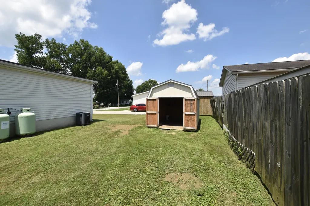 40 Marigold Lane Grayson KY 41143