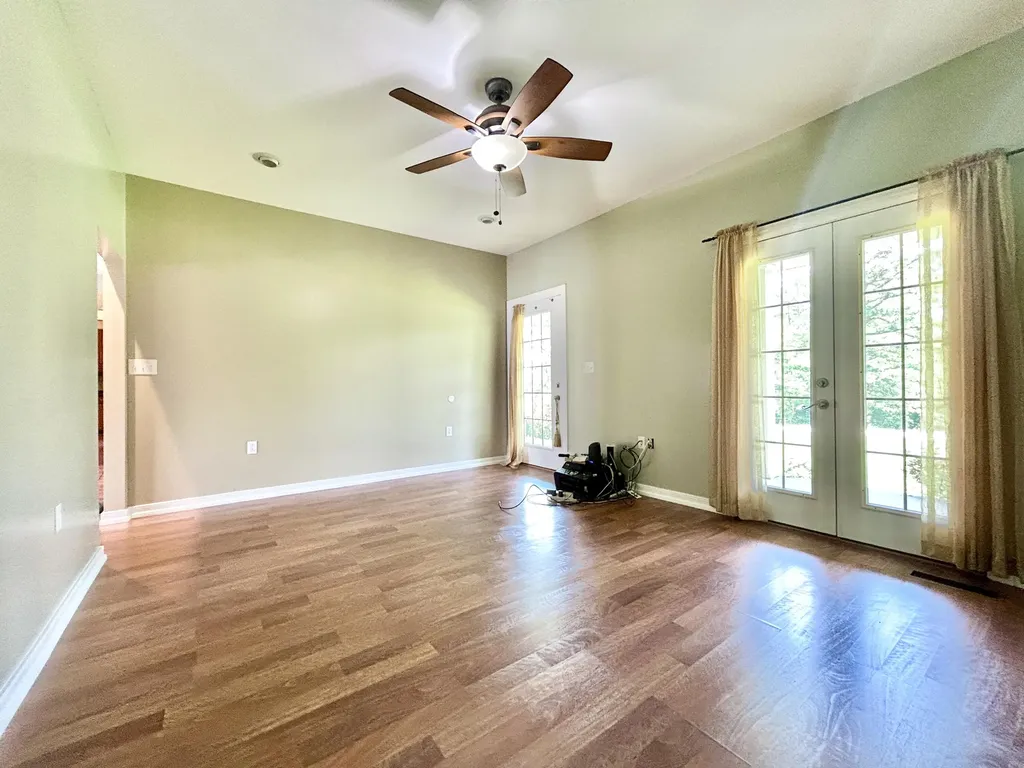 291 Forest Ridge Circle Bronston KY 42518