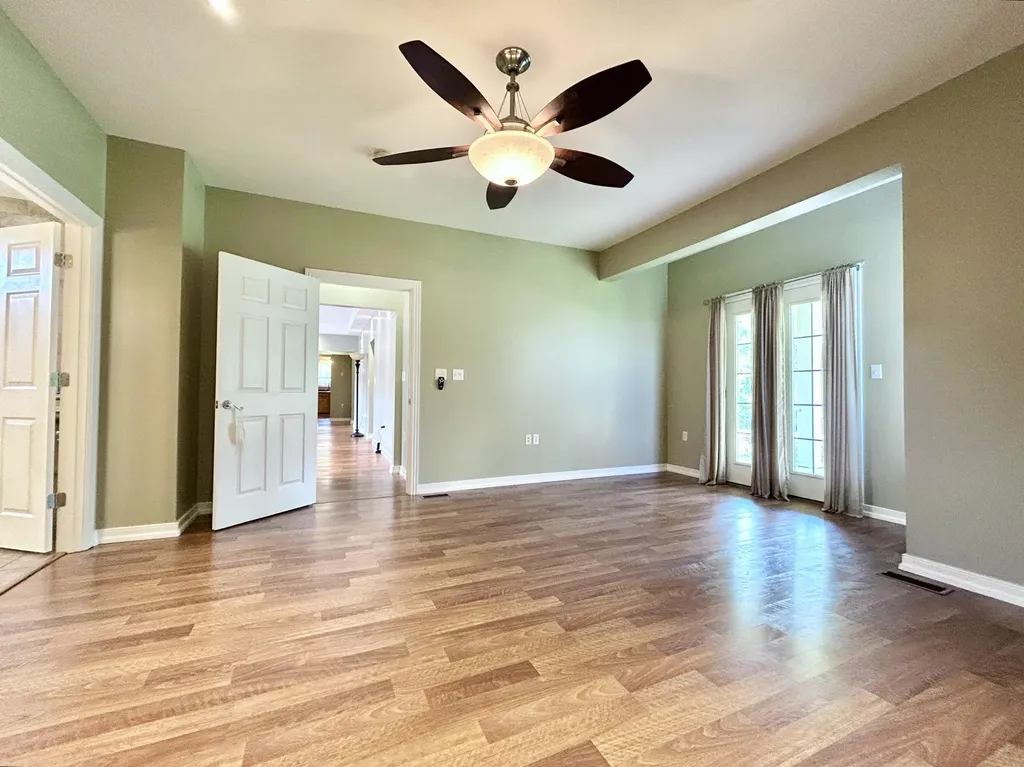 291 Forest Ridge Circle Bronston KY 42518