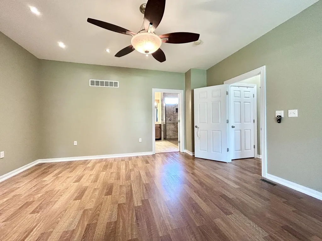 291 Forest Ridge Circle Bronston KY 42518