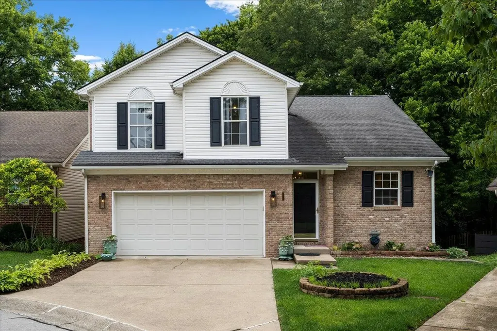 2316 Valencia Drive Lexington KY 40513