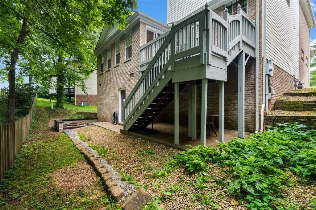 2316 Valencia Drive Lexington KY 40513