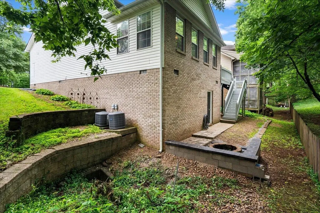 2316 Valencia Drive Lexington KY 40513
