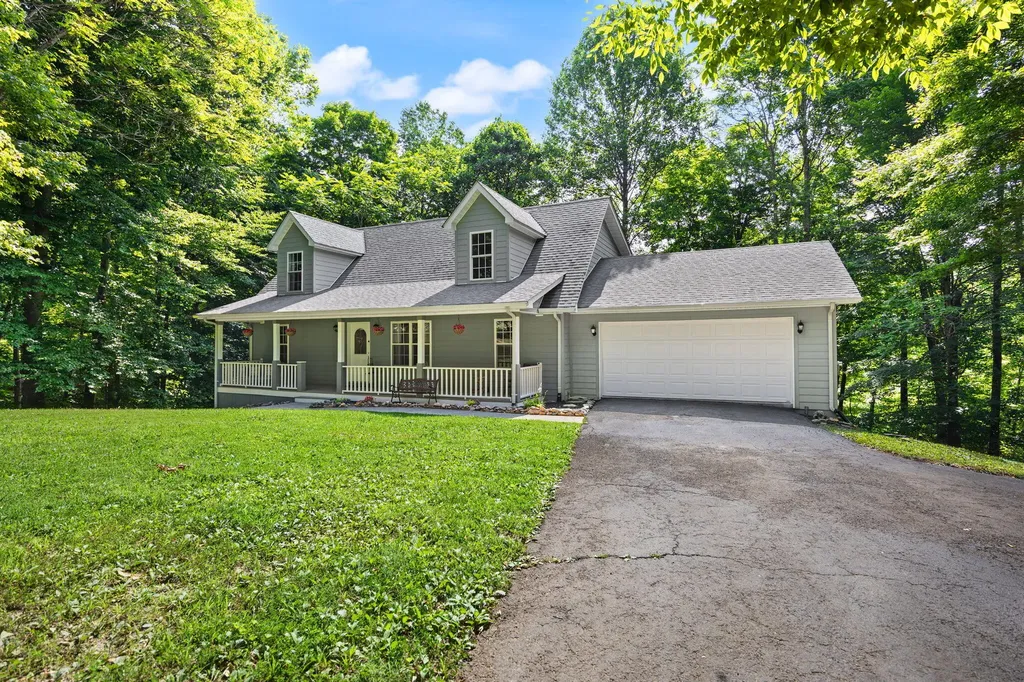 529 Cliffside Drive Russell Springs KY 42642