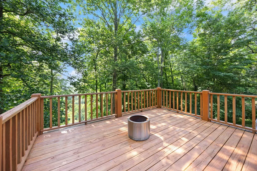 529 Cliffside Drive Russell Springs KY 42642