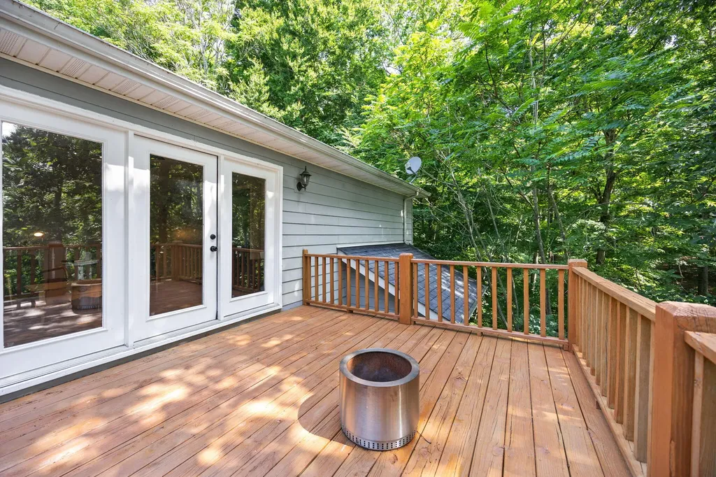 529 Cliffside Drive Russell Springs KY 42642