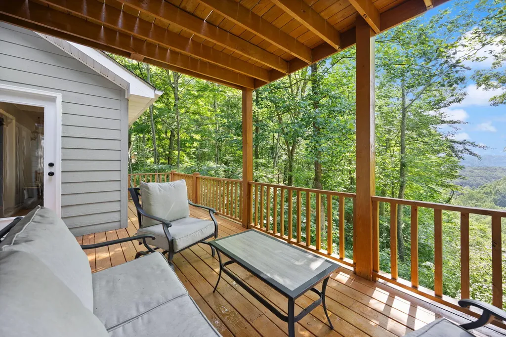 529 Cliffside Drive Russell Springs KY 42642