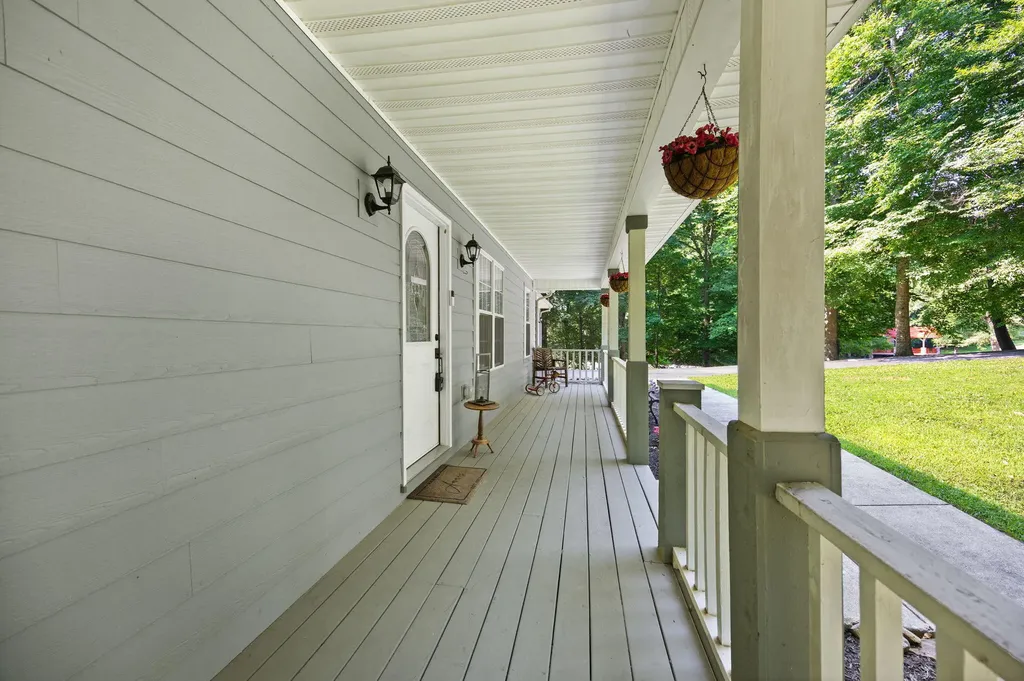 529 Cliffside Drive Russell Springs KY 42642