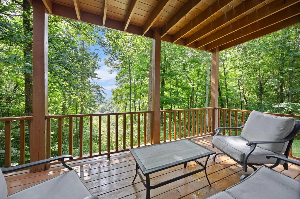 529 Cliffside Drive Russell Springs KY 42642