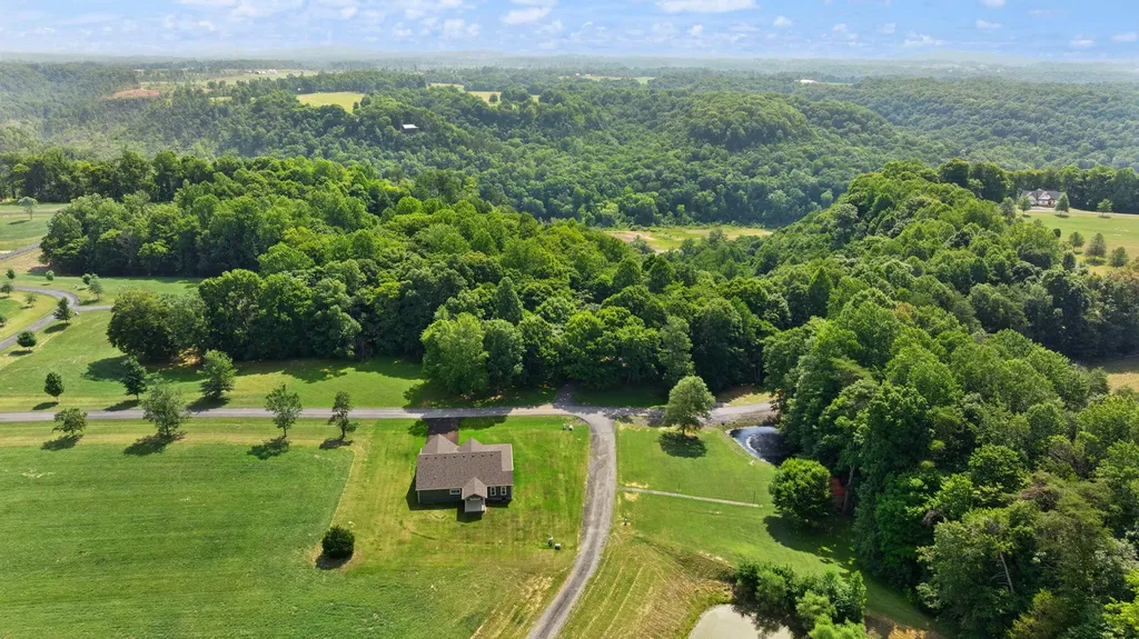 529 Cliffside Drive Russell Springs KY 42642