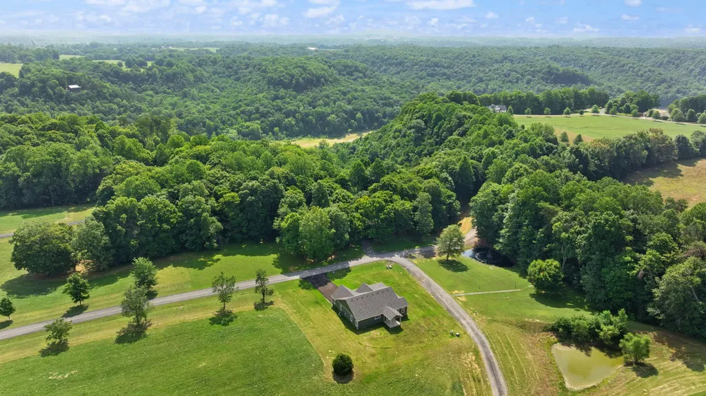 529 Cliffside Drive Russell Springs KY 42642