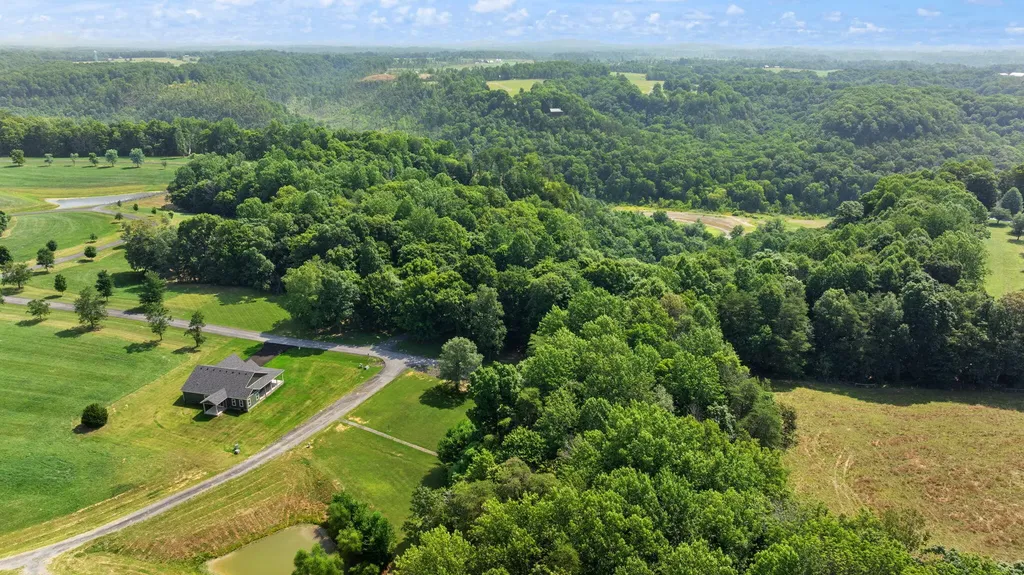 529 Cliffside Drive Russell Springs KY 42642
