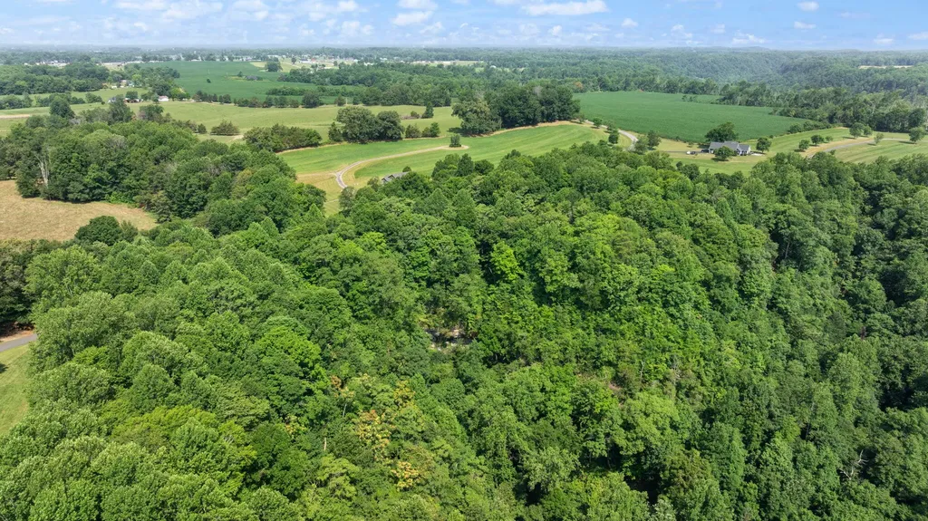 529 Cliffside Drive Russell Springs KY 42642