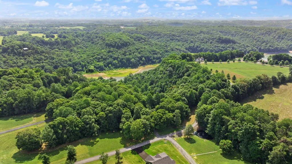 529 Cliffside Drive Russell Springs KY 42642
