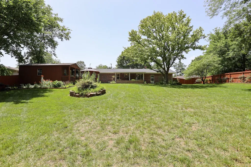 118 Milton Drive Paducah KY 42003