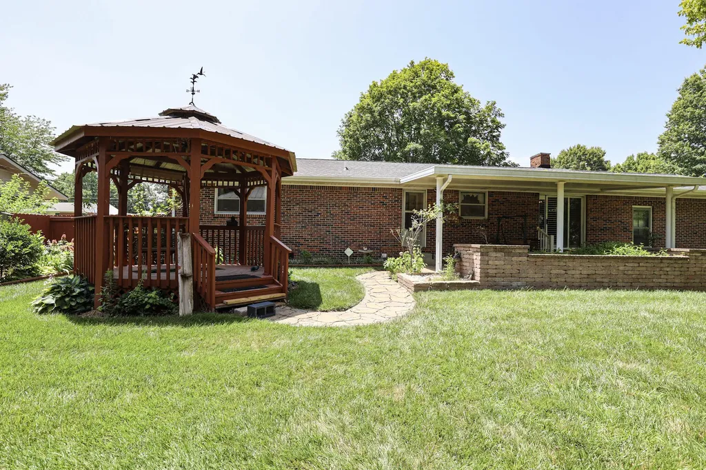 118 Milton Drive Paducah KY 42003
