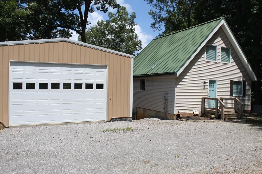 611 Hillside Trail Eddyville KY 42038