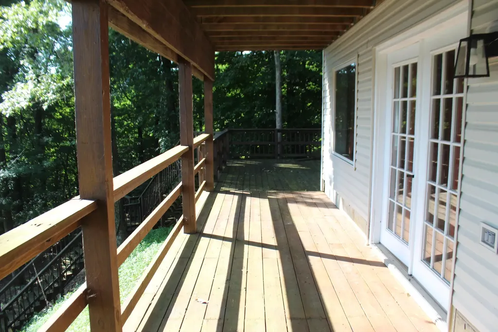 611 Hillside Trail Eddyville KY 42038