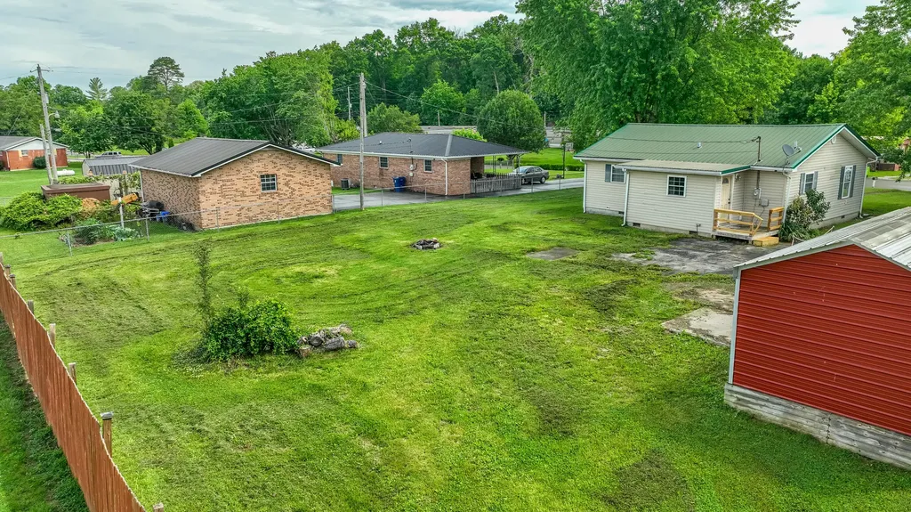 313 W Highway 1376 East Bernstadt KY 40729