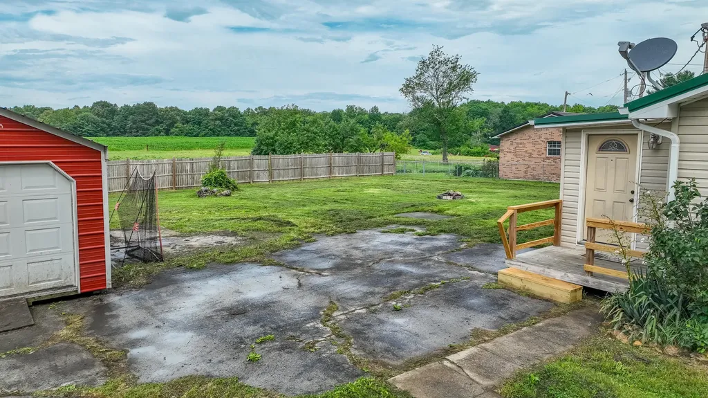 313 W Highway 1376 East Bernstadt KY 40729