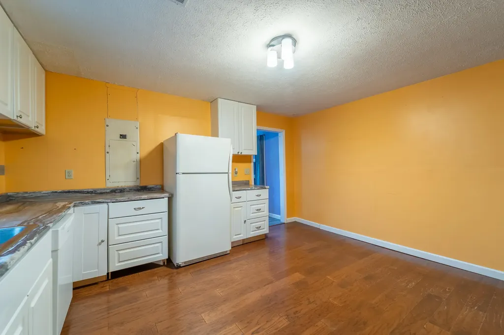 313 W Highway 1376 East Bernstadt KY 40729